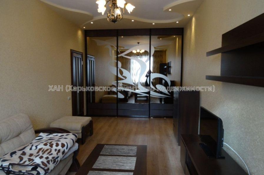 Продам квартиру, Науки просп. , 3 кім., 67 м², евроремонт 