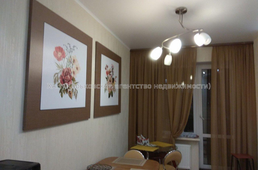 Продам квартиру, Науки просп. , 3 кім., 67 м², евроремонт 