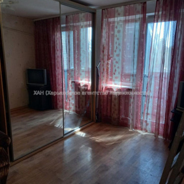 Продам квартиру, Науки просп. , 2 кім., 43 м², косметический ремонт 