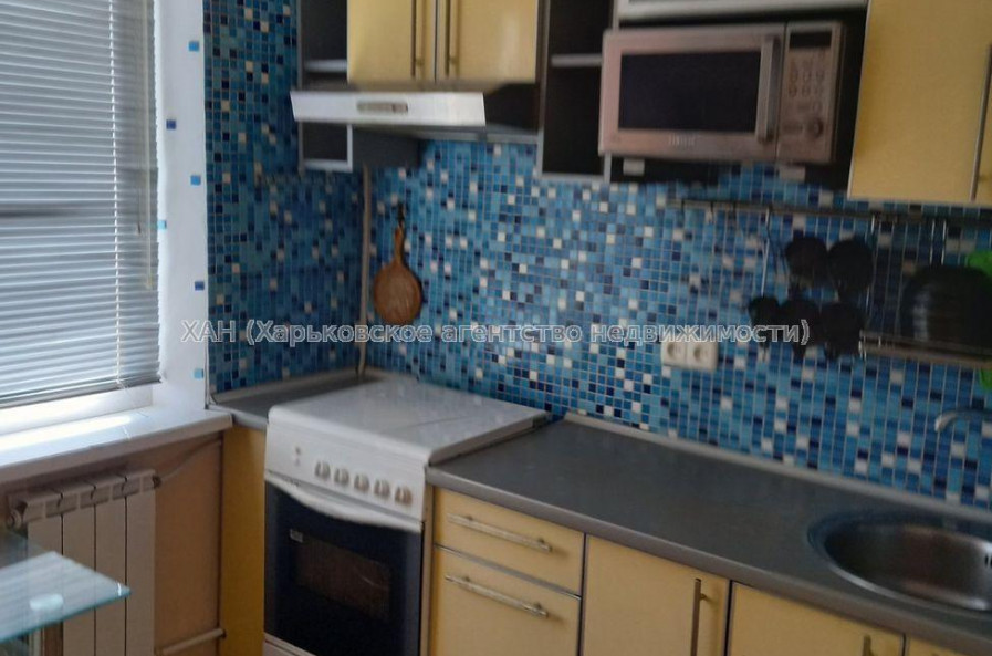 Продам квартиру, Науки просп. , 2 кім., 43 м², косметический ремонт 