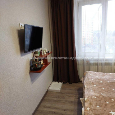 Продам квартиру, Дмитрия Коцюбайло ул. , 2 кім., 45 м², капитальный ремонт 