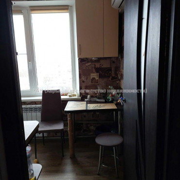 Продам квартиру, Дмитрия Коцюбайло ул. , 2 кім., 45 м², капитальный ремонт 