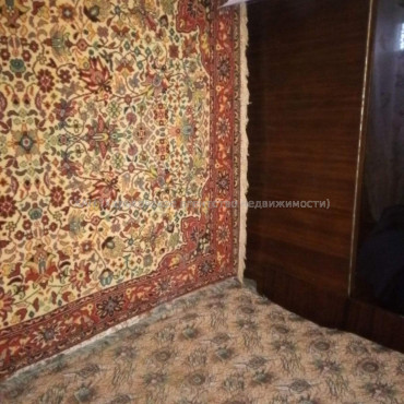 Продам квартиру, Гиевская ул. , 3  ком., 60 м², советский ремонт 