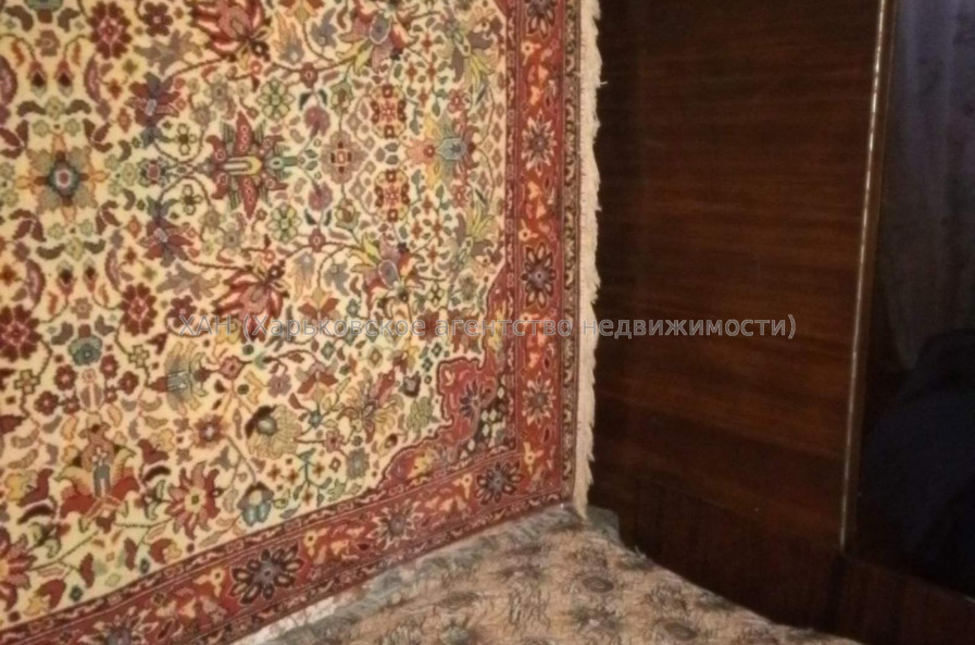 Продам квартиру, Гиевская ул. , 3  ком., 60 м², советский ремонт 