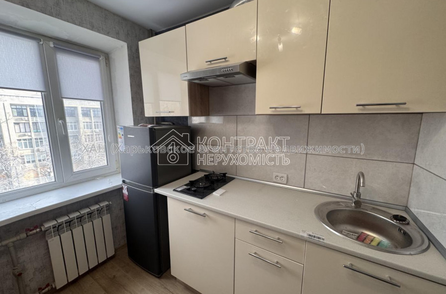 Здам квартиру, Науки просп. , 39 , 1 кім., 33 м², капитальный ремонт 