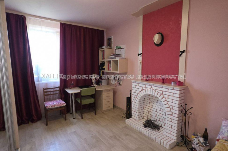 Продам квартиру, Гвардейцев Широнинцев ул. , 113 , 3 кім., 65 м², косметический ремонт 