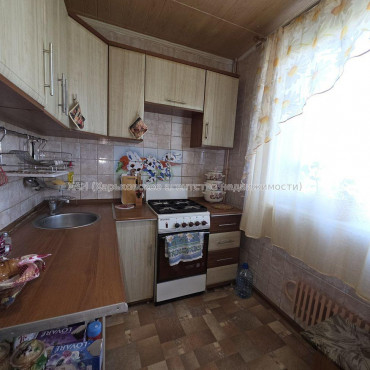 Продам квартиру, Гвардейцев Широнинцев ул. , 113 , 3 кім., 65 м², косметический ремонт 