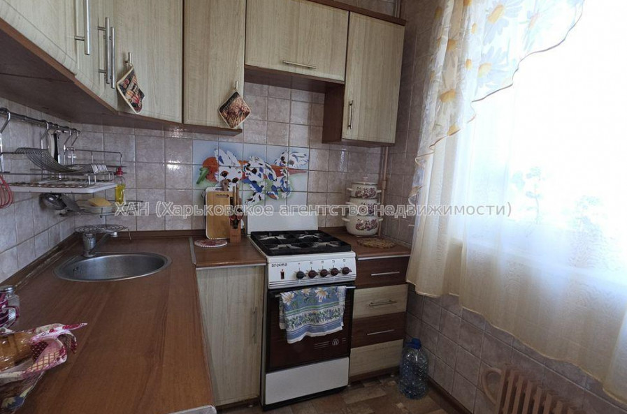 Продам квартиру, Гвардейцев Широнинцев ул. , 113 , 3 кім., 65 м², косметический ремонт 