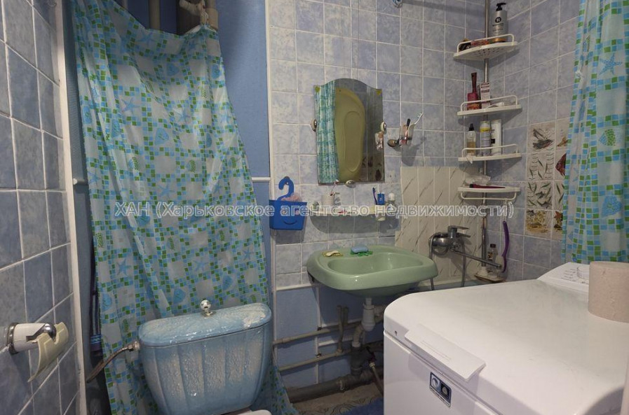 Продам квартиру, Гвардейцев Широнинцев ул. , 113 , 3 кім., 65 м², косметический ремонт 