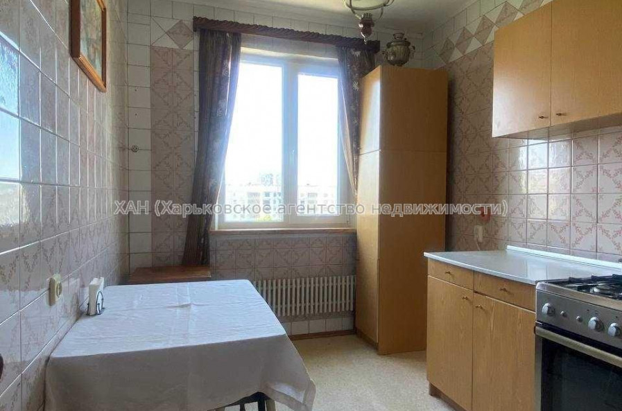 Продам квартиру, Натальи Ужвий ул. , 80 , 3  ком., 71.20 м², косметический ремонт 