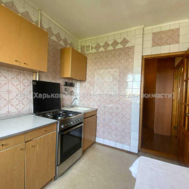 Продам квартиру, Натальи Ужвий ул. , 80 , 3  ком., 71.20 м², косметический ремонт 