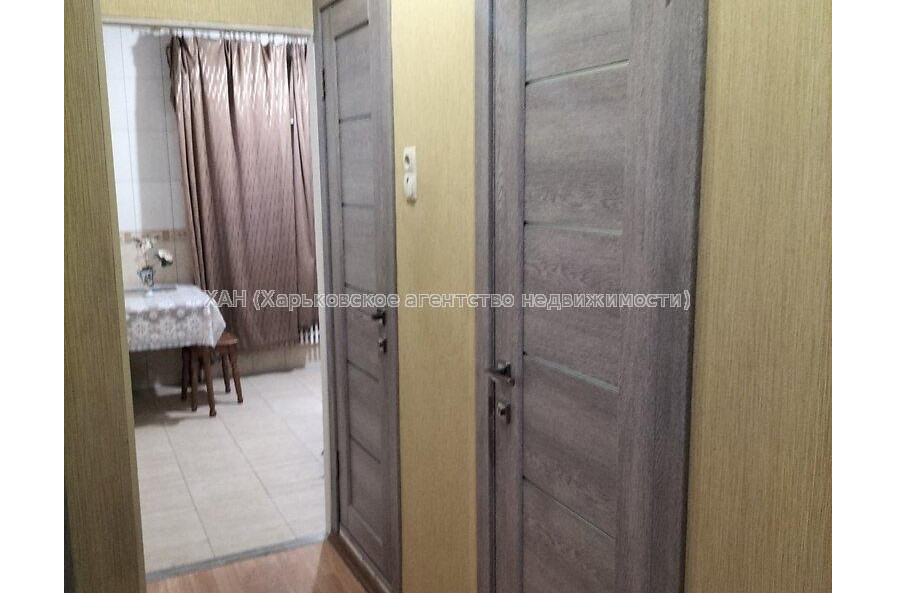 Продам квартиру, Метростроителей ул. , 11 , 2 кім., 55.60 м², капитальный ремонт 