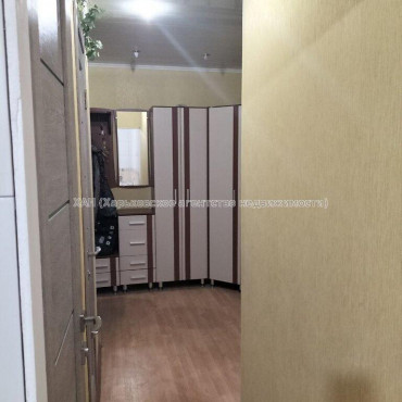 Продам квартиру, Метростроителей ул. , 11 , 2 кім., 55.60 м², капитальный ремонт 