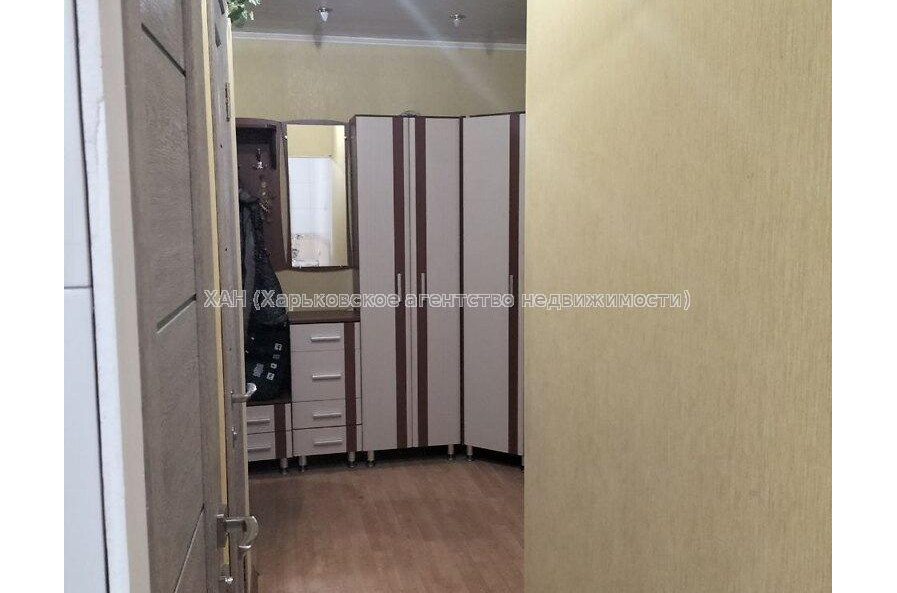 Продам квартиру, Метростроителей ул. , 11 , 2 кім., 55.60 м², капитальный ремонт 