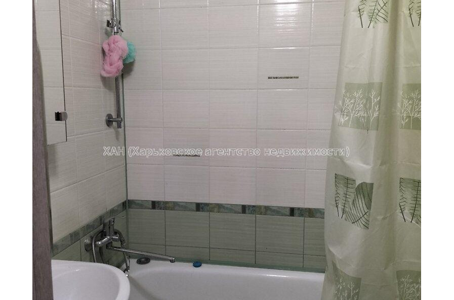 Продам квартиру, Метростроителей ул. , 11 , 2 кім., 55.60 м², капитальный ремонт 