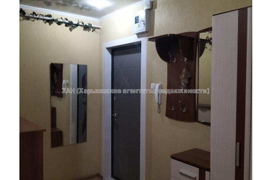 Продам квартиру, Метростроителей ул. , 11 , 2 кім., 55.60 м², капитальный ремонт 