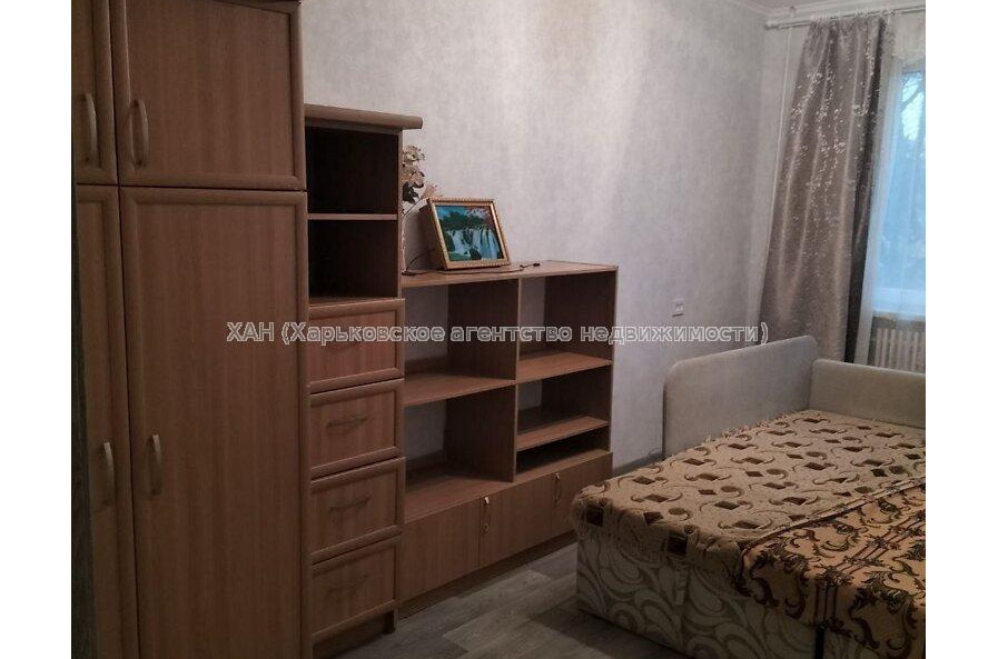 Продам квартиру, Метростроителей ул. , 11 , 2 кім., 55.60 м², капитальный ремонт 