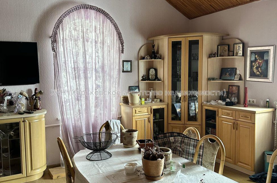 Продам дом, Бассейная ул. , 328 м², 15 сот., косметический ремонт 