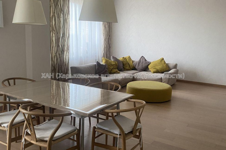 Продам квартиру, Ляпунова ул. , 1  ком., 135 м², авторский дизайн 