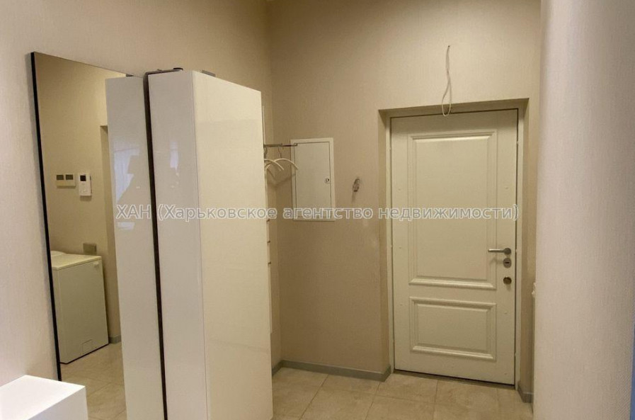 Продам квартиру, Ляпунова ул. , 1  ком., 135 м², авторский дизайн 