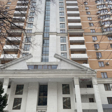 Продам квартиру, Ляпунова ул. , 3 кім., 135 м², авторский дизайн 