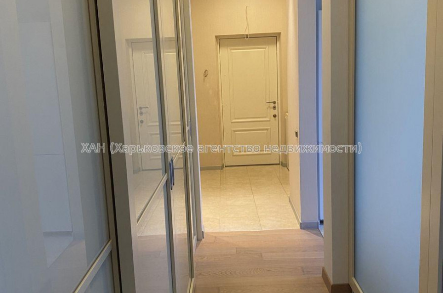 Продам квартиру, Ляпунова ул. , 1  ком., 135 м², авторский дизайн 