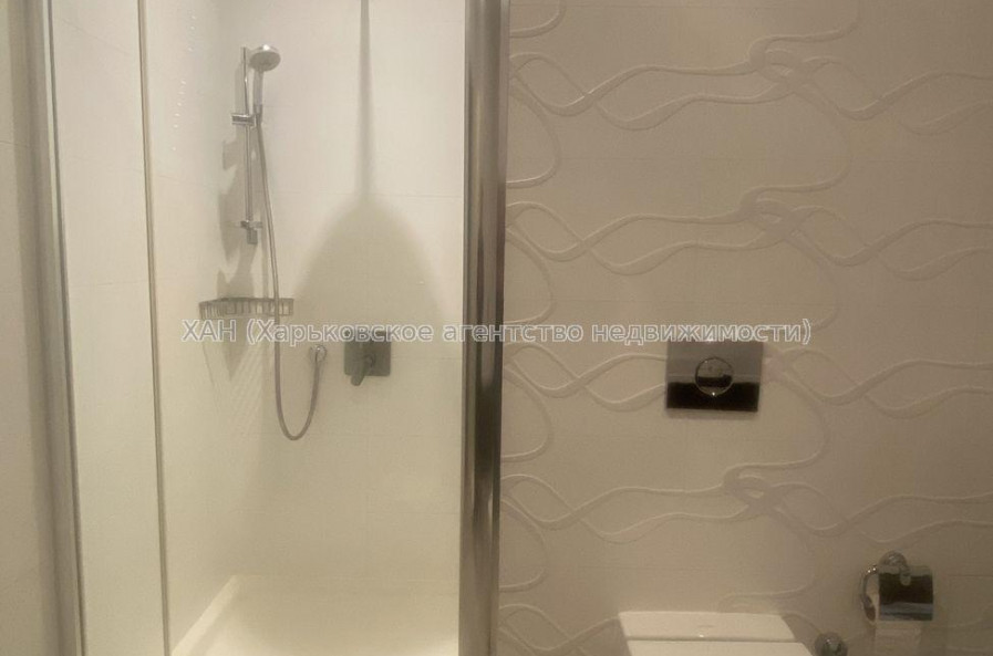 Продам квартиру, Ляпунова ул. , 3 кім., 135 м², авторский дизайн 
