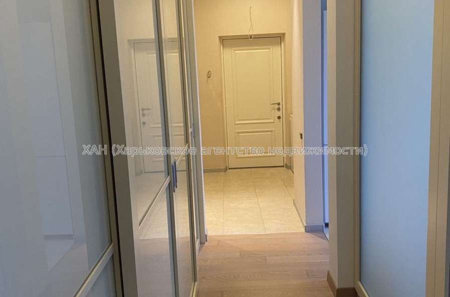 Продам квартиру, Ляпунова ул. , 3 кім., 135 м², авторский дизайн 