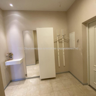 Продам квартиру, Ляпунова ул. , 1  ком., 135 м², авторский дизайн 