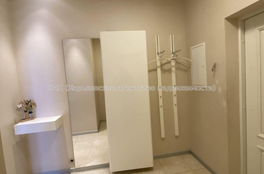 Продам квартиру, Ляпунова ул. , 1  ком., 135 м², авторский дизайн 