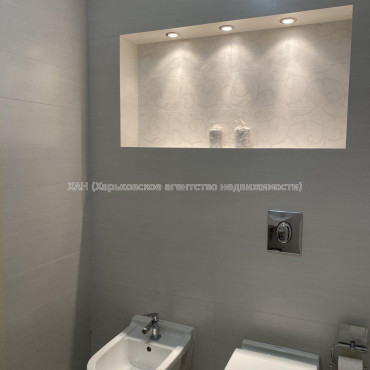 Продам квартиру, Ляпунова ул. , 3 кім., 135 м², авторский дизайн 