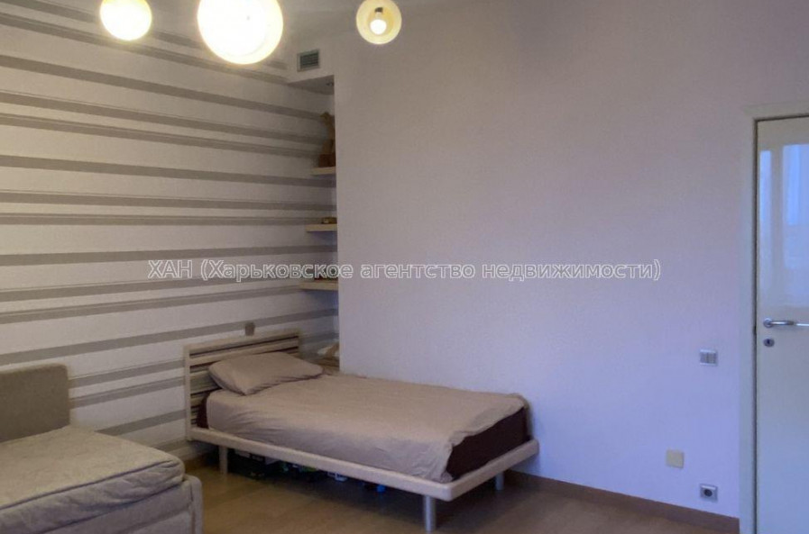 Продам квартиру, Ляпунова ул. , 3 кім., 135 м², авторский дизайн 