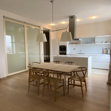 Продам квартиру, Ляпунова ул. , 1  ком., 135 м², авторский дизайн 