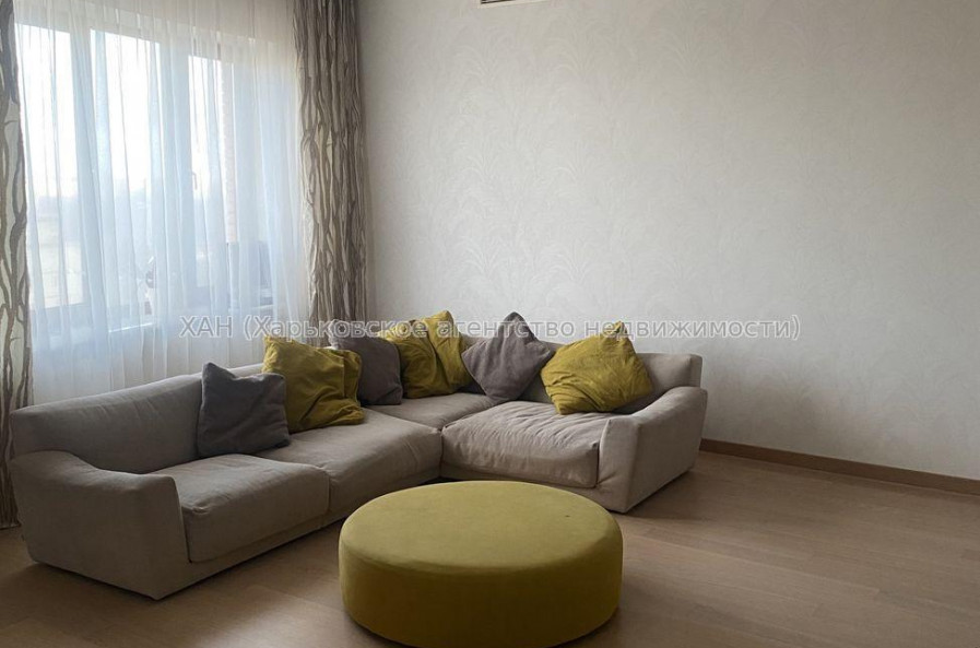 Продам квартиру, Ляпунова ул. , 1  ком., 135 м², авторский дизайн 