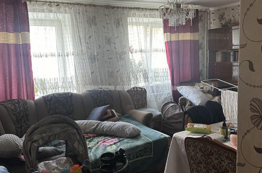 Продам квартиру, Полтавский Шлях ул. , 4 кім., 69 м², косметический ремонт 