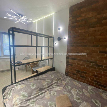 Сдам квартиру, Хмельницкого Богдана ул. , 1  ком., 33 м², авторский дизайн 