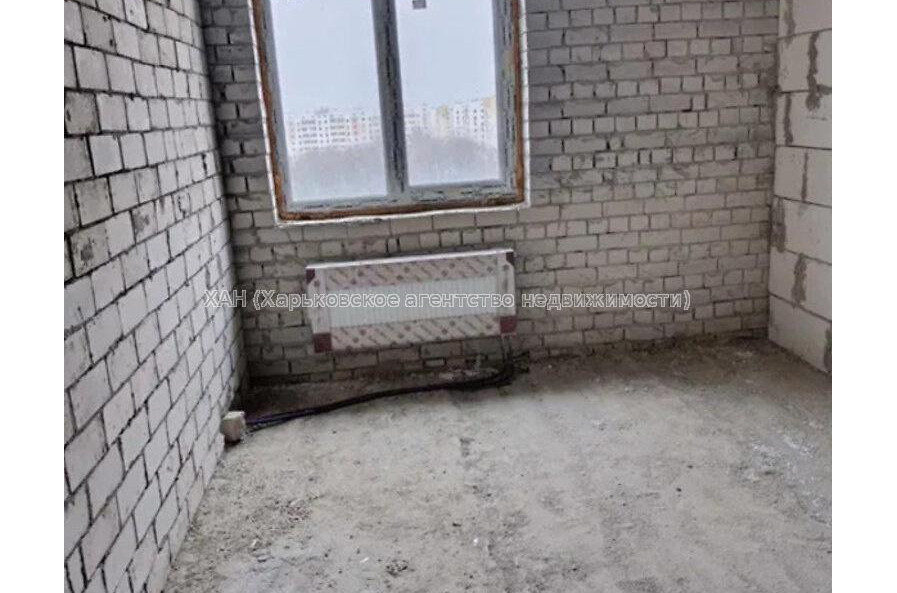 Продам квартиру, Мира ул. , 1 кім., 35 м², без внутренних работ 