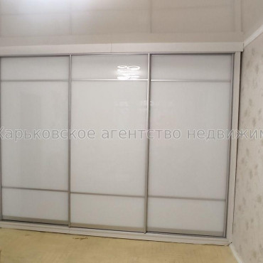 Продам квартиру, 23 Августа ул. , 1 кім., 28 м², косметический ремонт 