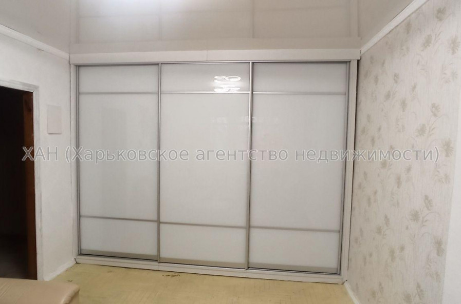 Продам квартиру, 23 Августа ул. , 1 кім., 28 м², косметический ремонт 