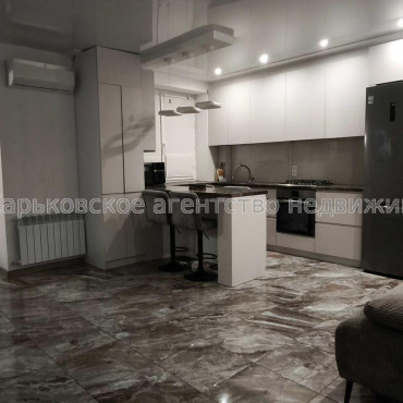 Продам квартиру, Пискуновский пер. , 3  ком., 82 м², авторский дизайн 