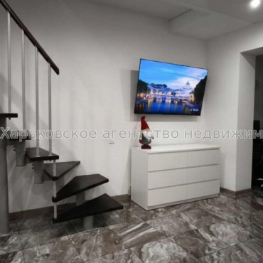 Продам квартиру, Пискуновский пер. , 3  ком., 82 м², авторский дизайн 