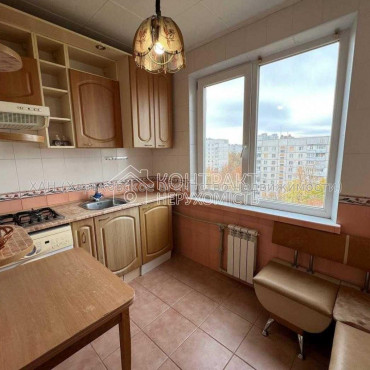 Продам квартиру, Бучмы ул. , 20 , 2 кім., 45 м², косметический ремонт 