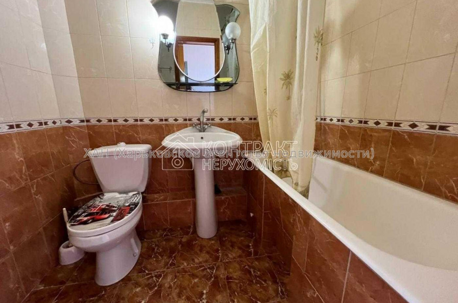 Продам квартиру, Бучмы ул. , 20 , 2 кім., 45 м², косметический ремонт 