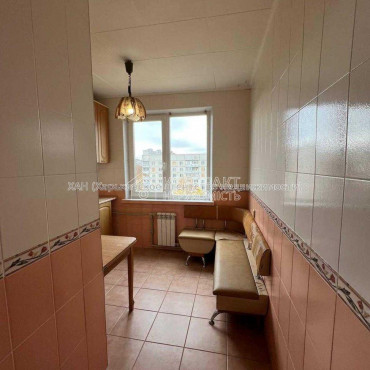 Продам квартиру, Бучмы ул. , 20 , 2 кім., 45 м², косметический ремонт 