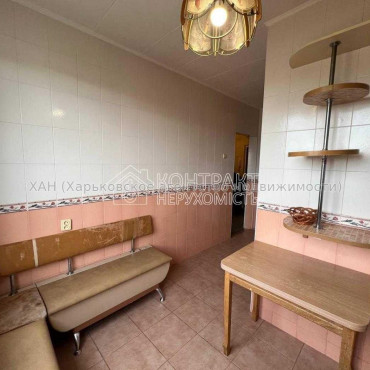 Продам квартиру, Бучмы ул. , 20 , 2 кім., 45 м², косметический ремонт 