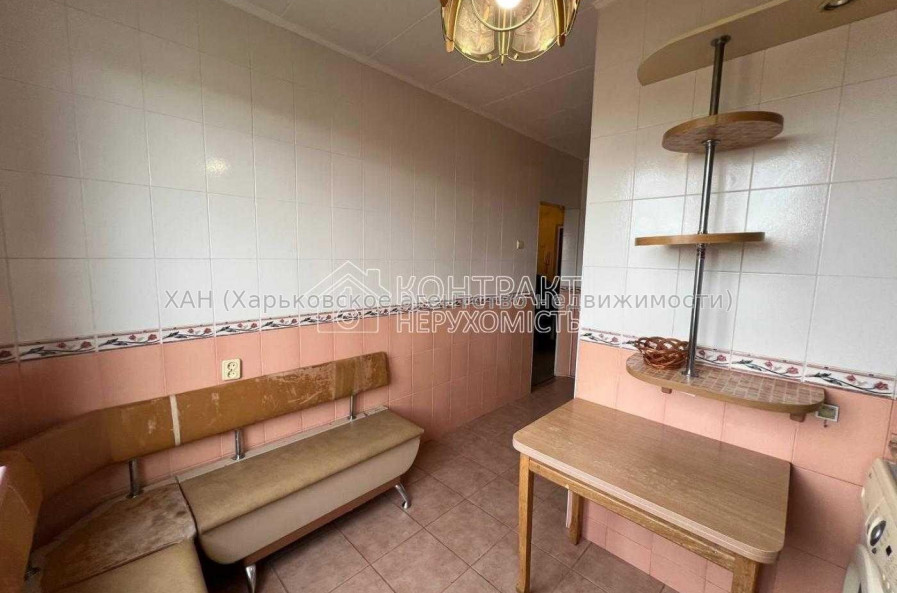 Продам квартиру, Бучмы ул. , 20 , 2 кім., 45 м², косметический ремонт 