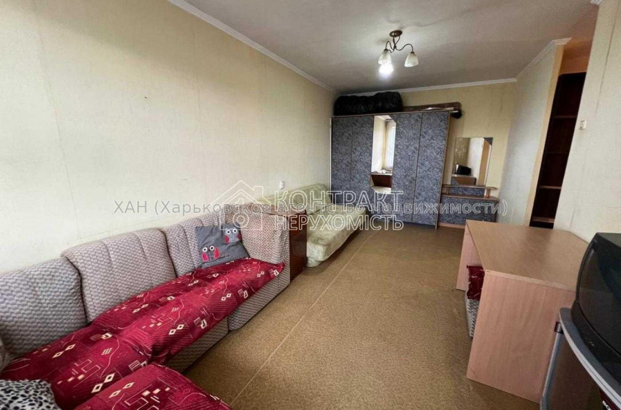 Продам квартиру, Бучмы ул. , 20 , 2 кім., 45 м², косметический ремонт 