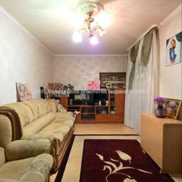 Продам квартиру, Натальи Ужвий ул. , 90 , 2  ком., 50 м², косметический ремонт 