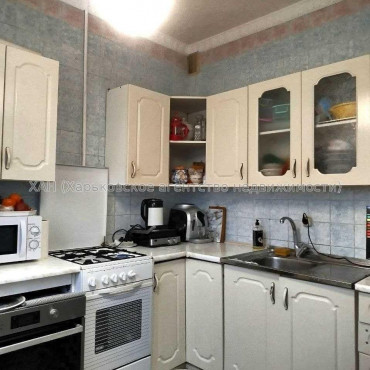 Продам квартиру, Натальи Ужвий ул. , 90 , 2  ком., 50 м², косметический ремонт 