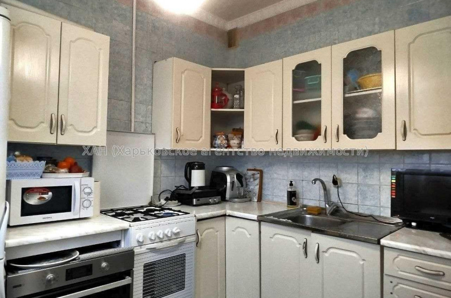 Продам квартиру, Натальи Ужвий ул. , 90 , 2  ком., 50 м², косметический ремонт 